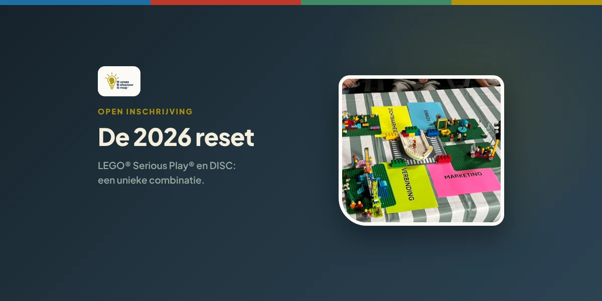 Kaartbeeld De 2026 reset, open inschrijving: een gezamenlijk LEGO-bouwwerk op tafel, vier bouwplaten verbonden door een boot
